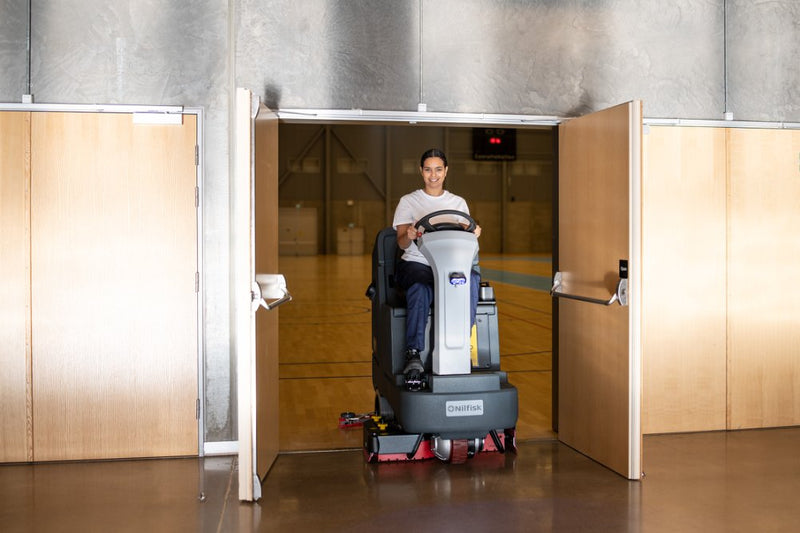 Nilfisk SC4000 710C Battery Operated Rider Floor Scrubber W Cylindrical Deck FREE Aussie Delivery!!