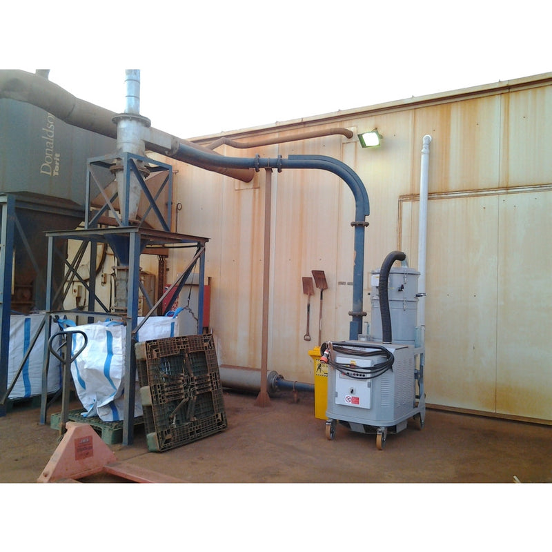 NilfiskCFM 3707-10C 3 Phase Industrial Vacuum Cleaner With Comp Air Cleaned Cylindrical Filters - TVD The Vacuum Doctor