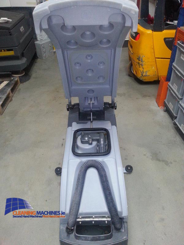 Nilfisk BA430 and Micromatic 17 Floor Scrubber Dirty Tank Drain Hose Screw Bung - TVD The Vacuum Doctor