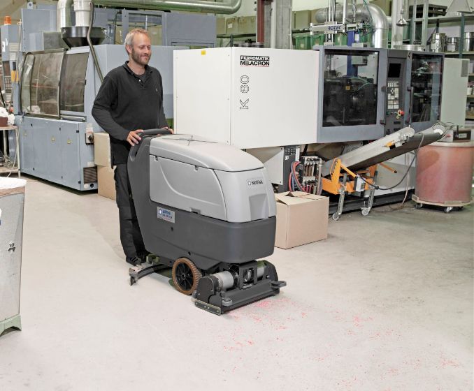 Nilfisk BA551 CD Battery Powered Automatic Floor Scrubber Drier With Cylindrical Brush Deck