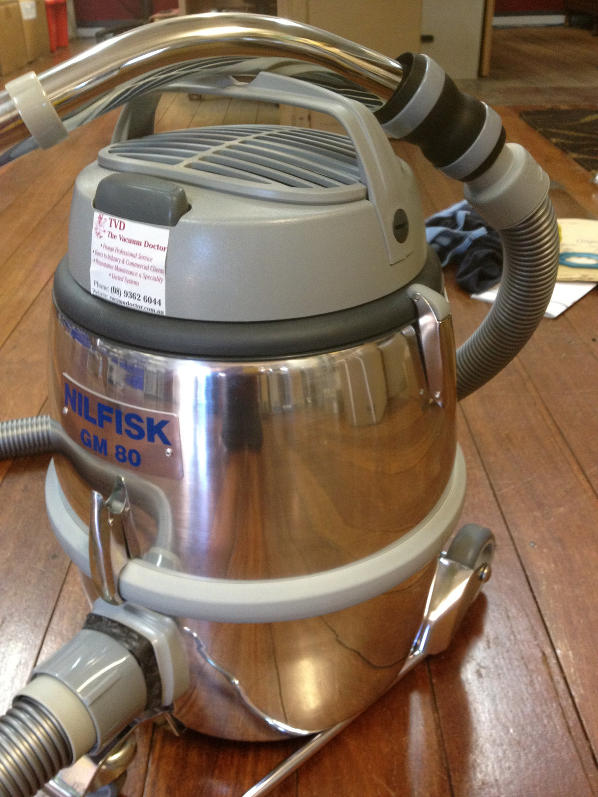 Nilfisk GM80 Airline 110 Volt 400Hz Commercial Barrel Vacuum Cleaner ...