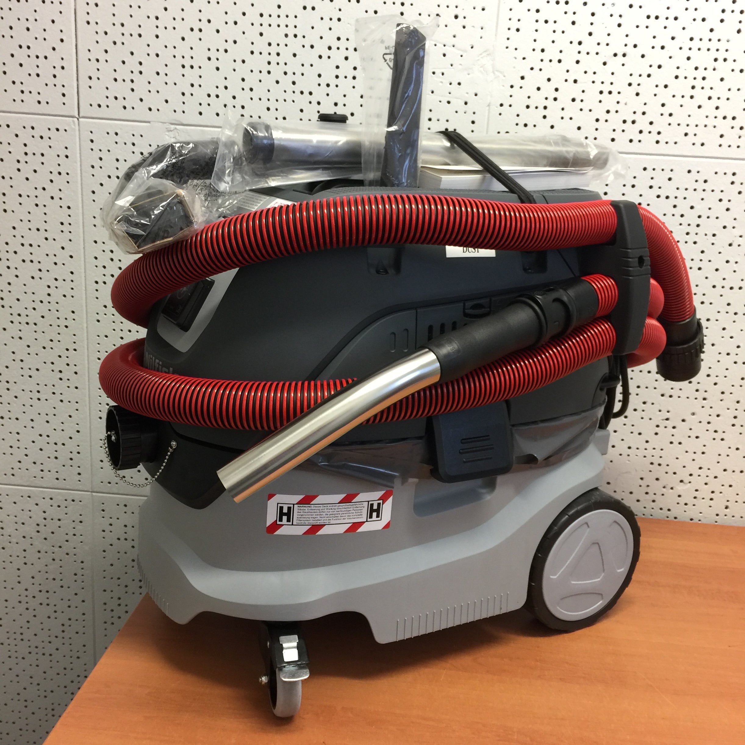 Aspirateur De Sécurité Nilfisk VHS 42 L40 HC IC - Pour Poussières Fines, Avec Filtre HEPA