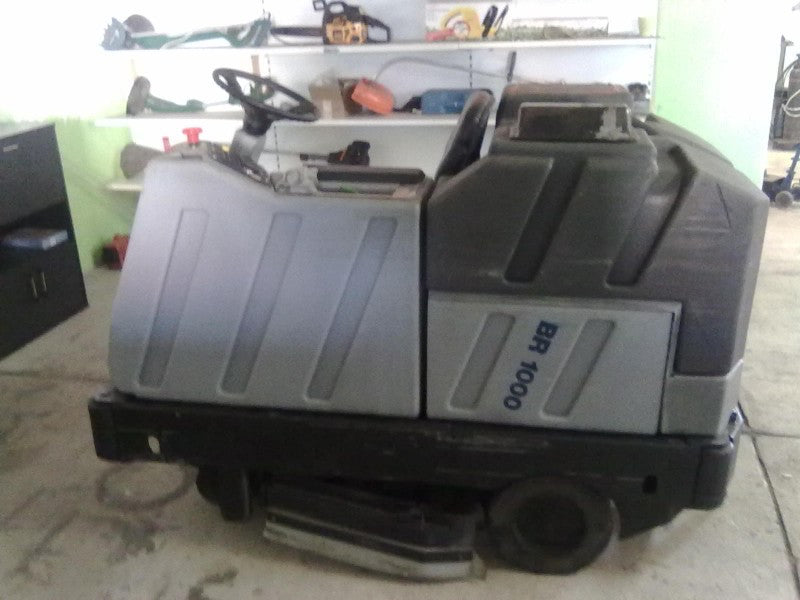 Nilfisk BR1000 and Hydro-Retriever 3800 Rider Floor Scrubber Rubber Side Skirt - TVD The Vacuum Doctor