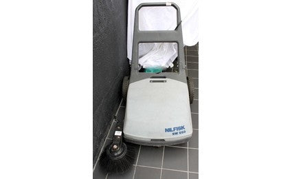 Nilfisk SW650 Walk Behind Push Sweeper NOW OBSOLETE See Nilfisk SM800 - TVD The Vacuum Doctor
